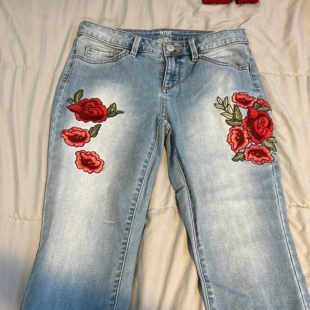 Jeans with embroidery flowers used